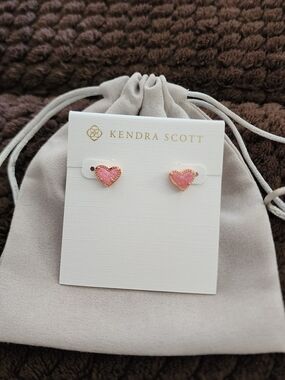 Kendra Scott Pink Heart Stud Earrings.  NWOT